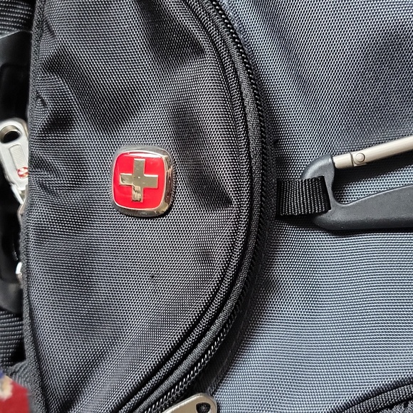 Swiss Backpack - Picture 2 of 3